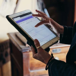 Schermata dell’app World4All dedicata alla mappatura tecnica con campi per inserimento dati e caricamento immagini della struttura.
